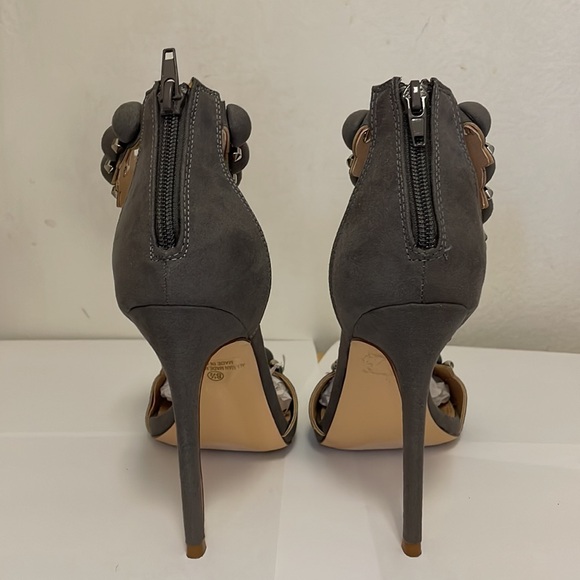 Olivia Ferragamo Gray Heels - Size 8.5 - Picture 2 of 3